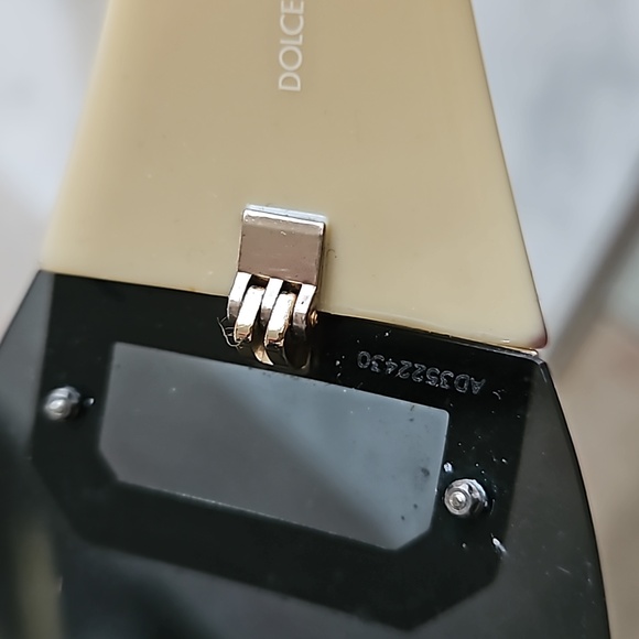 Vintage Y2K Dolce and Gabbana sunglasses - Picture 6 of 9